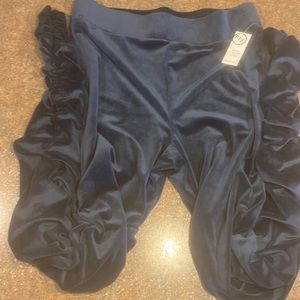 Fashion To Figure Women’s Velour Ruched Pants Size 2 (16-18)